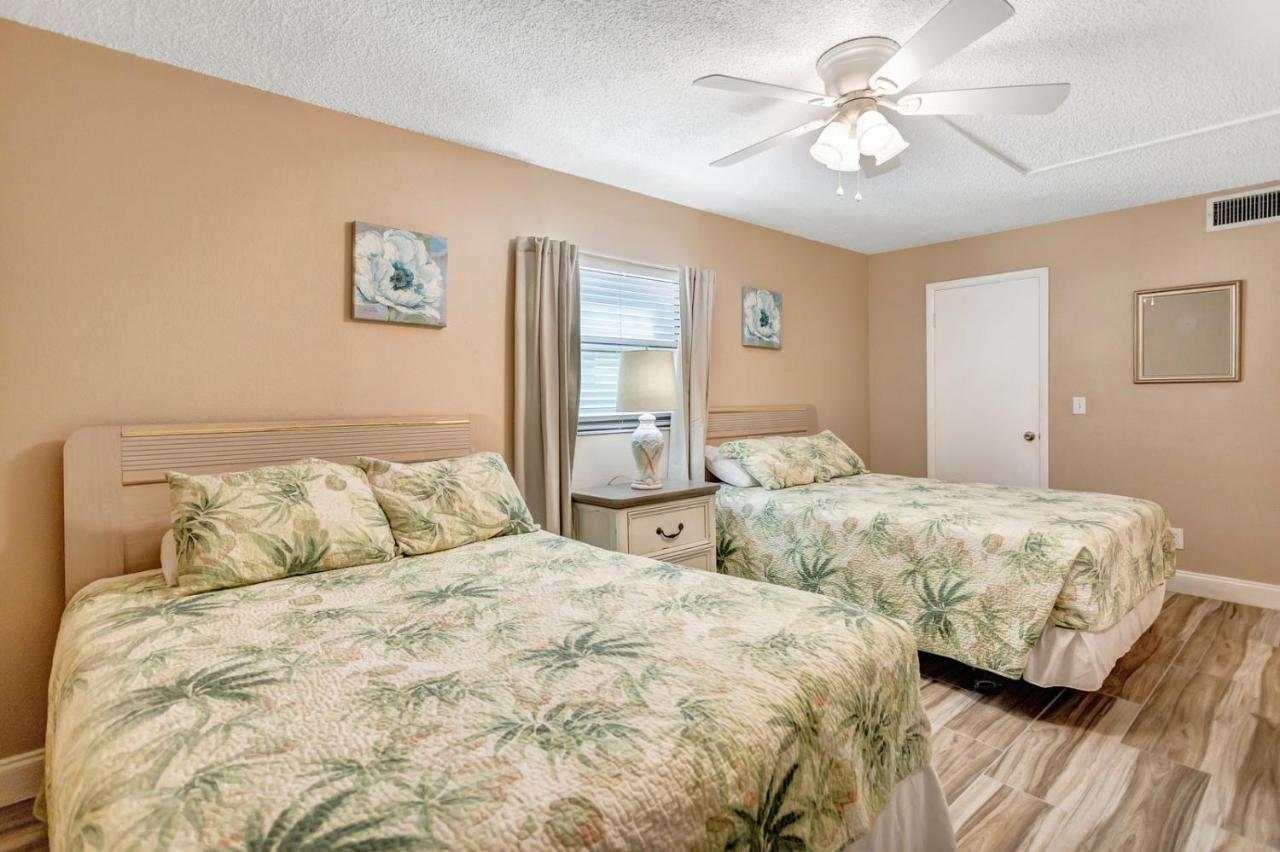 301 Sandy Shores Condos سانت بيتي بيتش المظهر الخارجي الصورة